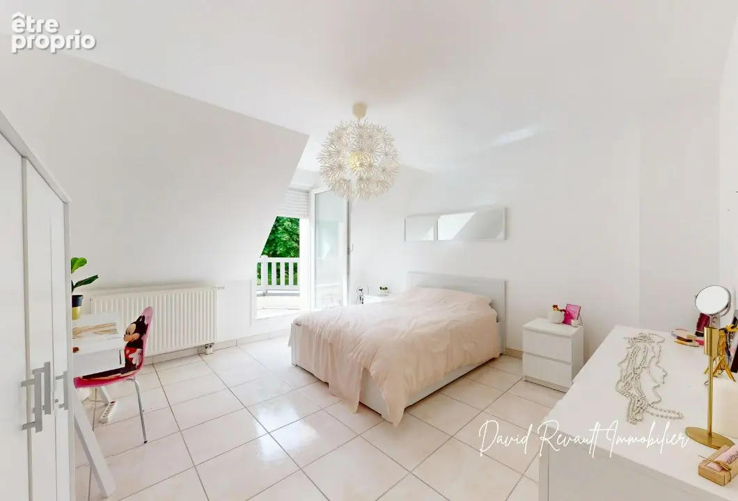 Maison familiale à Elven, 170 m² habitables, 8 pièces dont 5 chambres, édifiée sur un terrain de 555 m². Prix de vente : 431 600 - photo 7