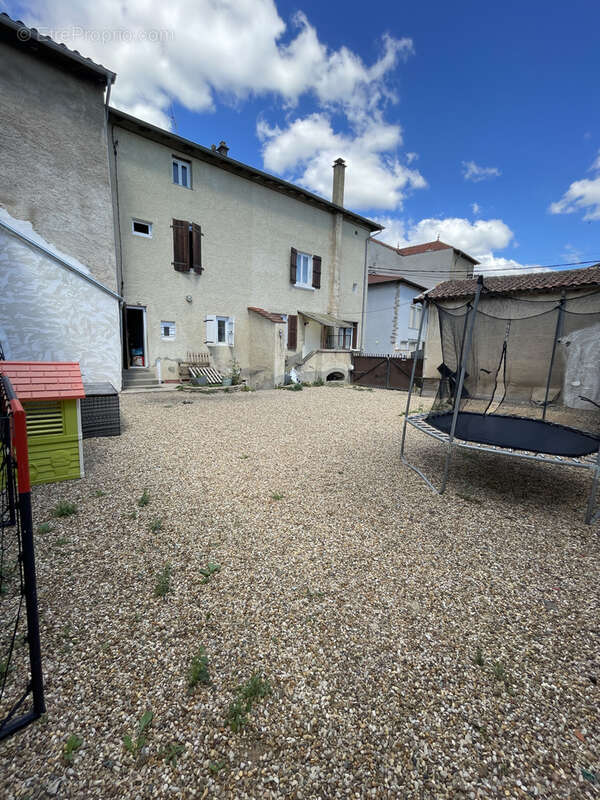 Maison à VILLIE-MORGON