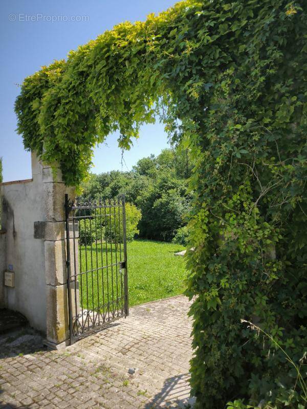 Maison à GAJA-LA-SELVE