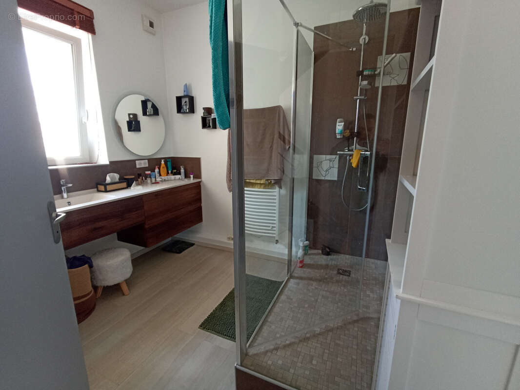 Maison à SAINT-GEORGES-DE-LIVOYE