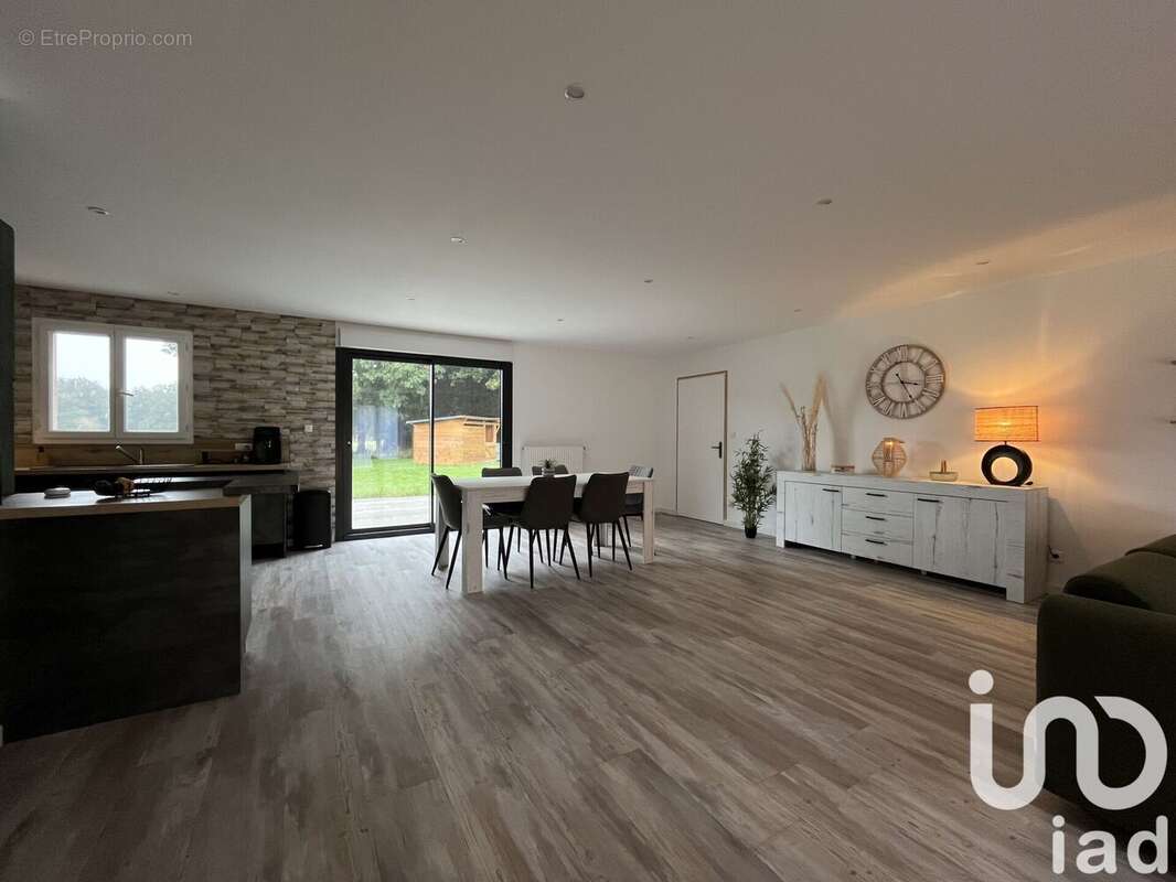 Photo 2 - Maison à COMPREIGNAC