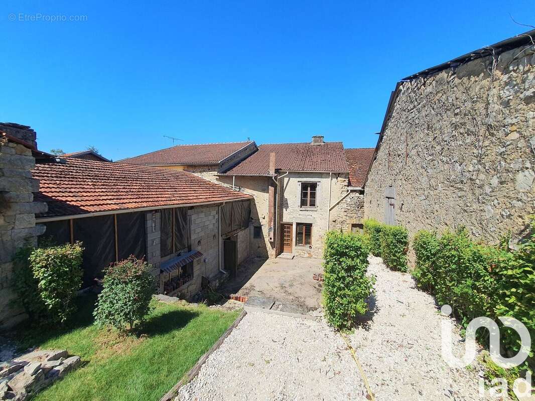 Maison 130 m² à Neuvelle-Les-Voisey  - photo 4