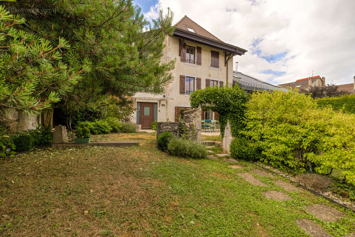 Maison à DIVONNE-LES-BAINS