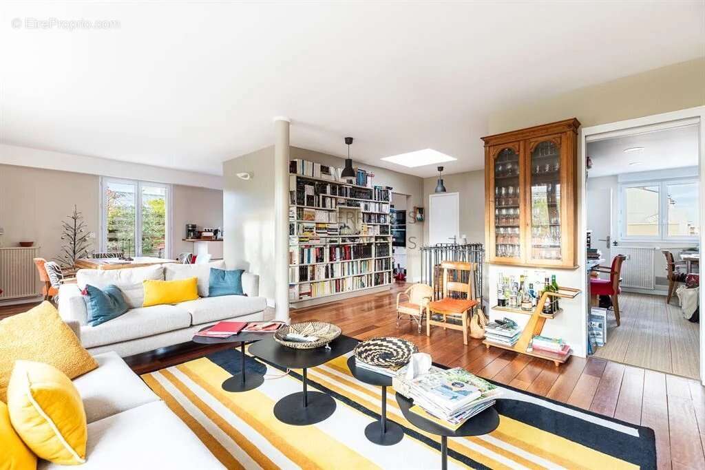 Appartement à PARIS-14E