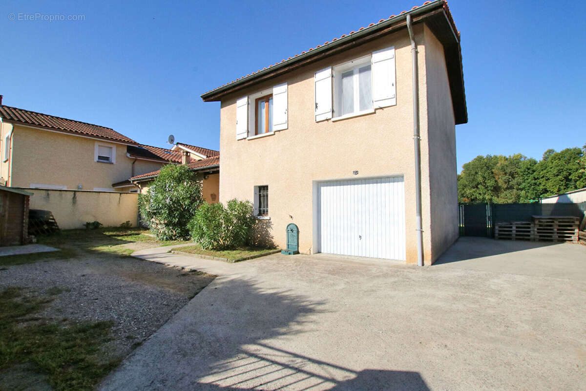 Maison à CHARVIEU-CHAVAGNEUX