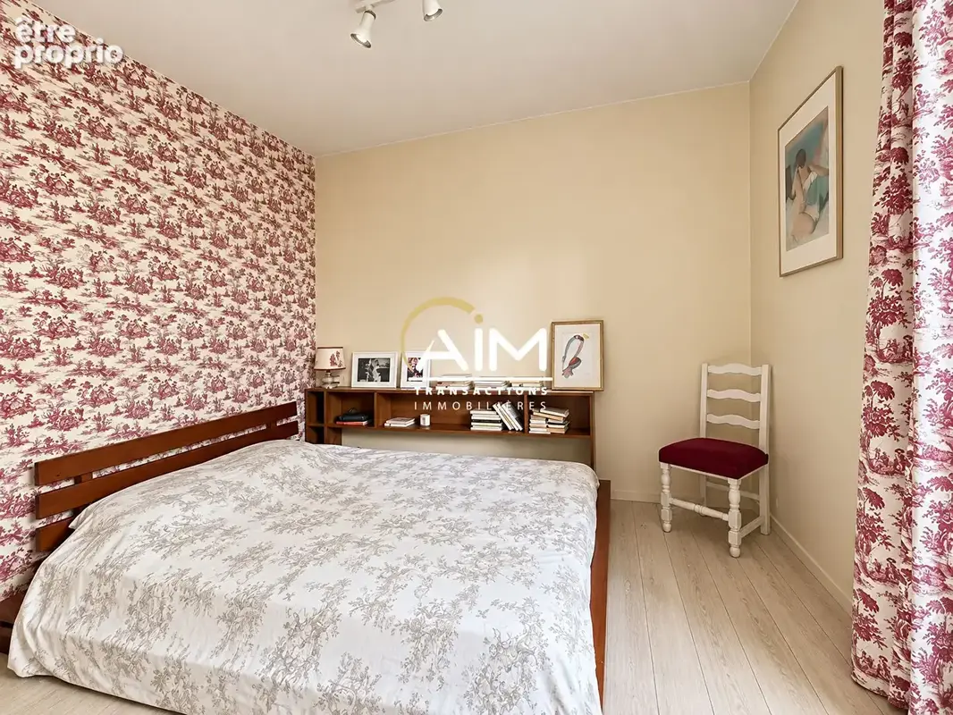 Bel appartement lumineux de 90 m² avec balcon, parking et cave - photo 6