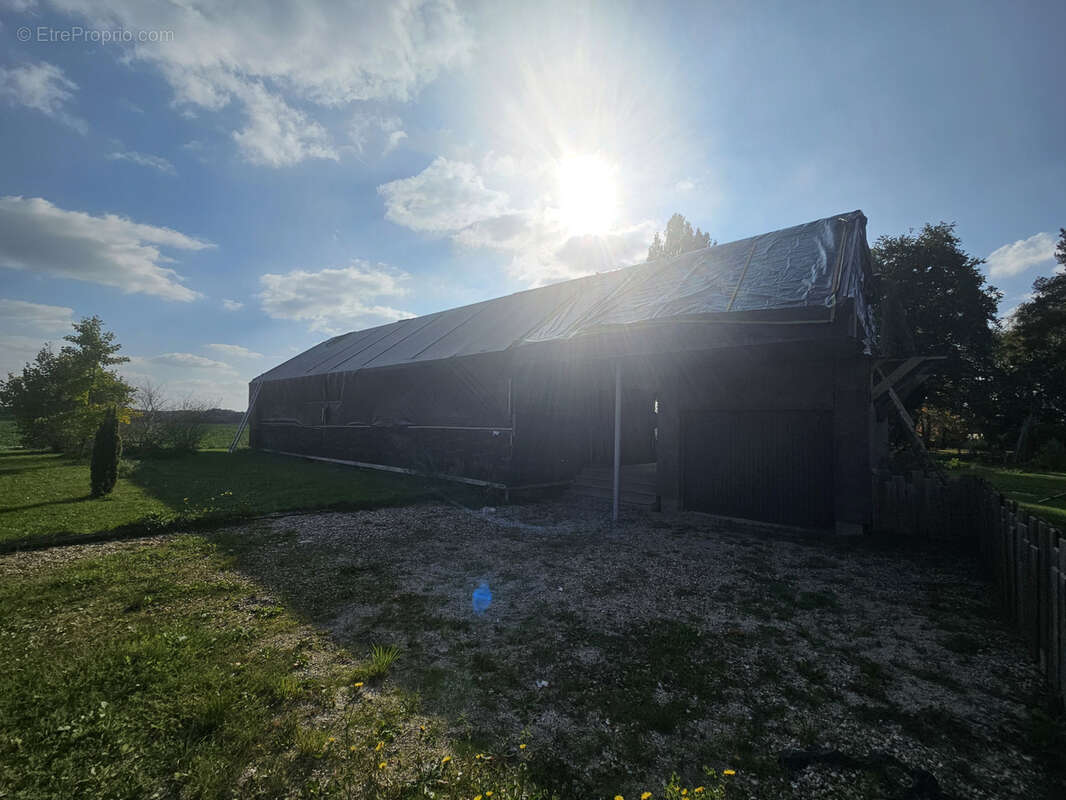 Maison à SAINT-MAURICE-MONTCOURONNE