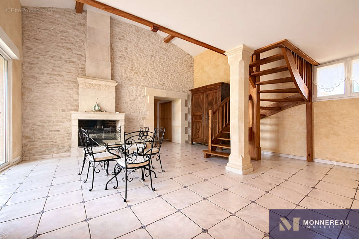 Maison à GENAC