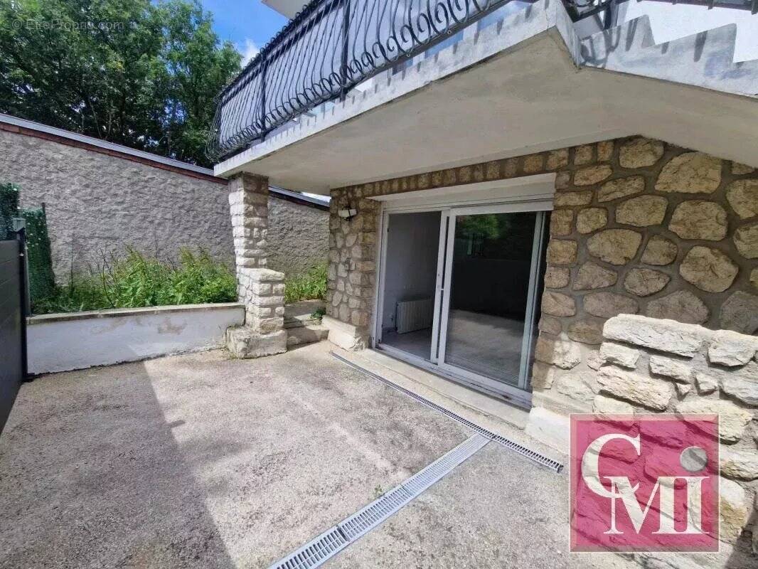 Appartement à BREUILLET