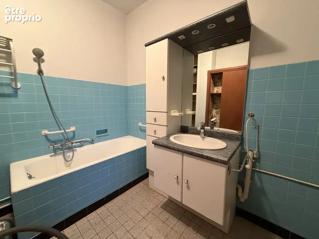 Maison de 202 m2 à rénover - Chaffois (25300) - photo 14