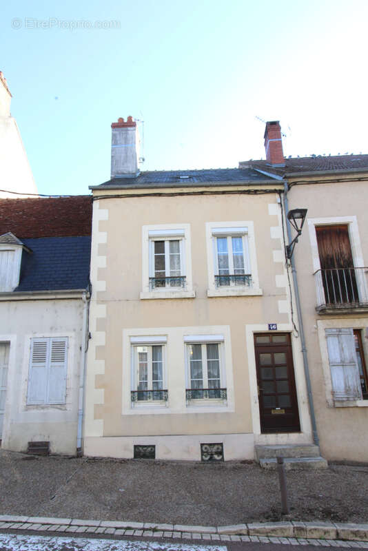 Maison à LA CHARITE-SUR-LOIRE