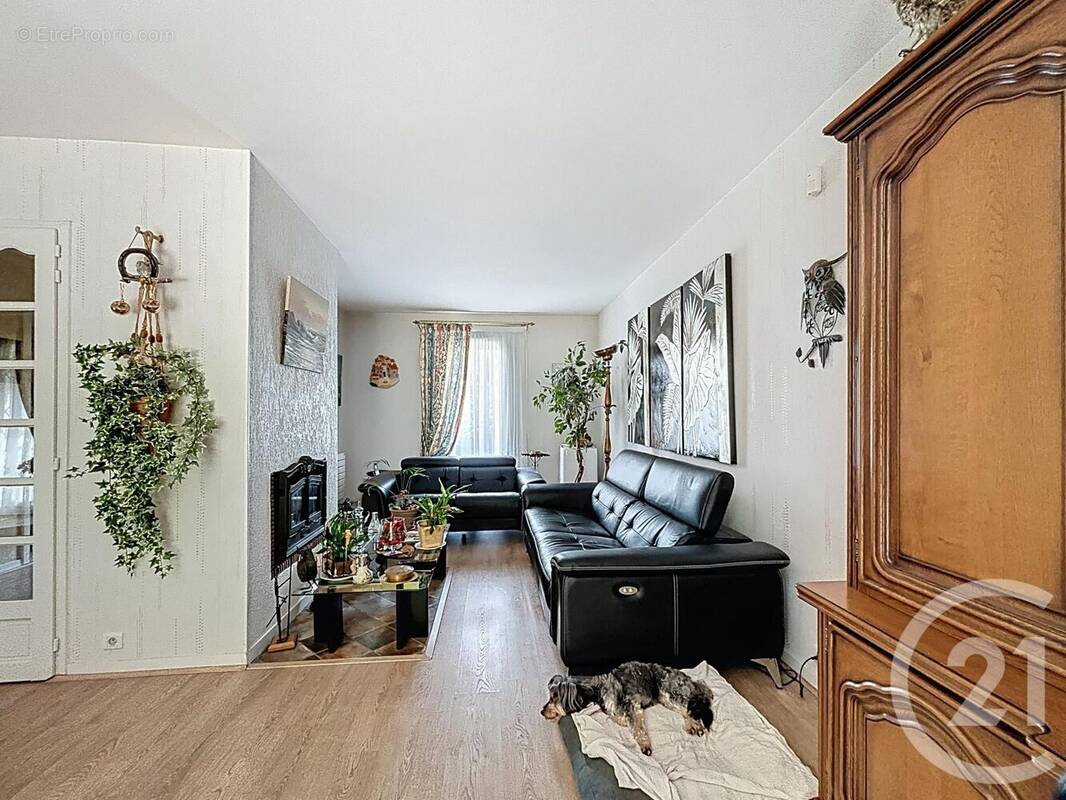 Maison à COMBS-LA-VILLE