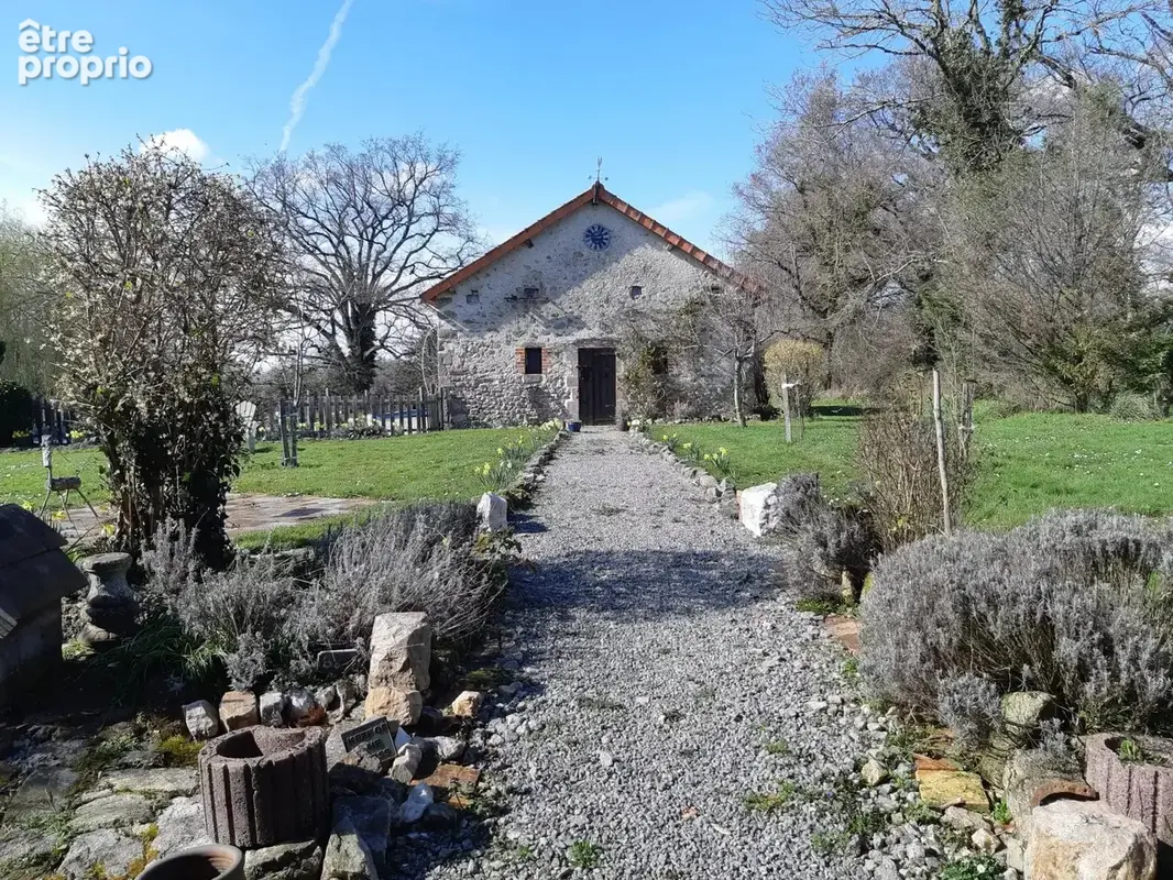 Ferme du début du  20ème siècle,  nombreuses dépendances, maison à rénover, piscine - photo 10