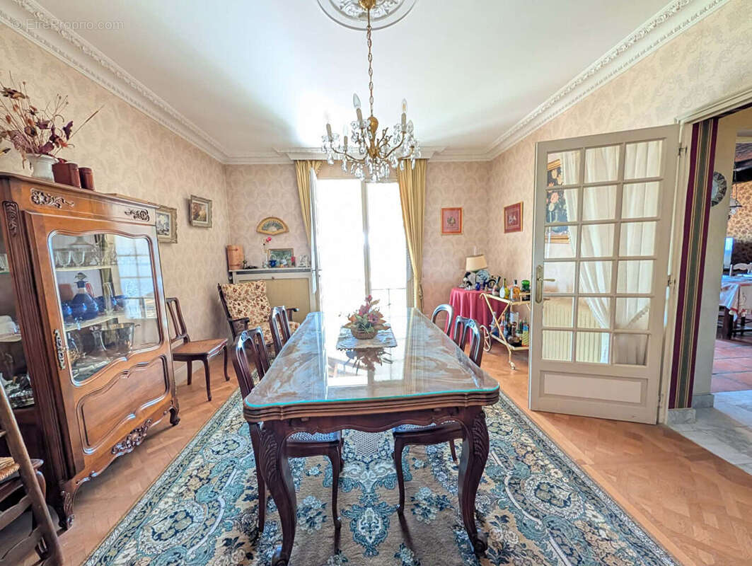 Maison à SAINTE-EANNE