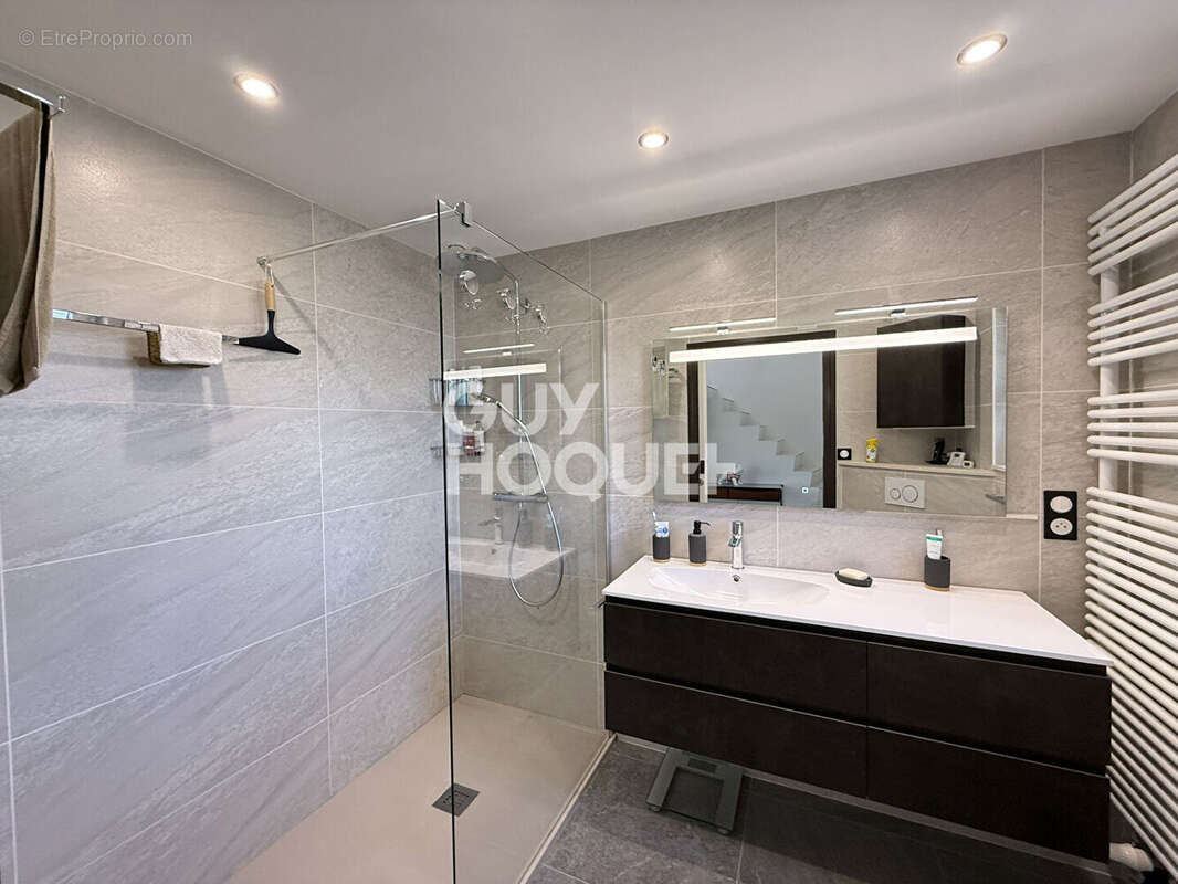 Maison à SAINT-DOULCHARD