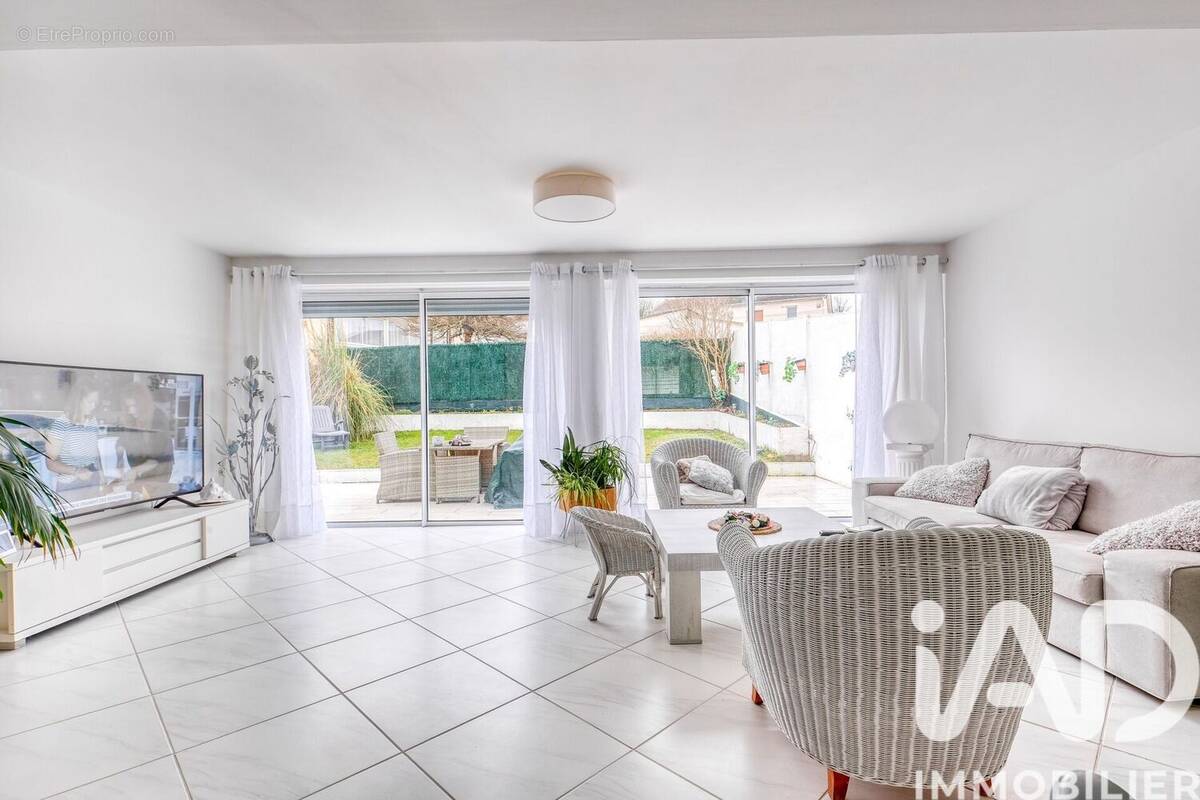 Photo 1 - Maison à CLAYE-SOUILLY