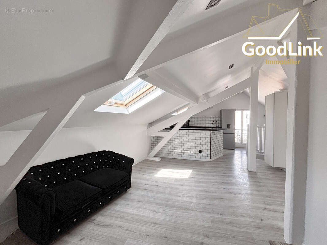 Appartement à AUBERVILLIERS