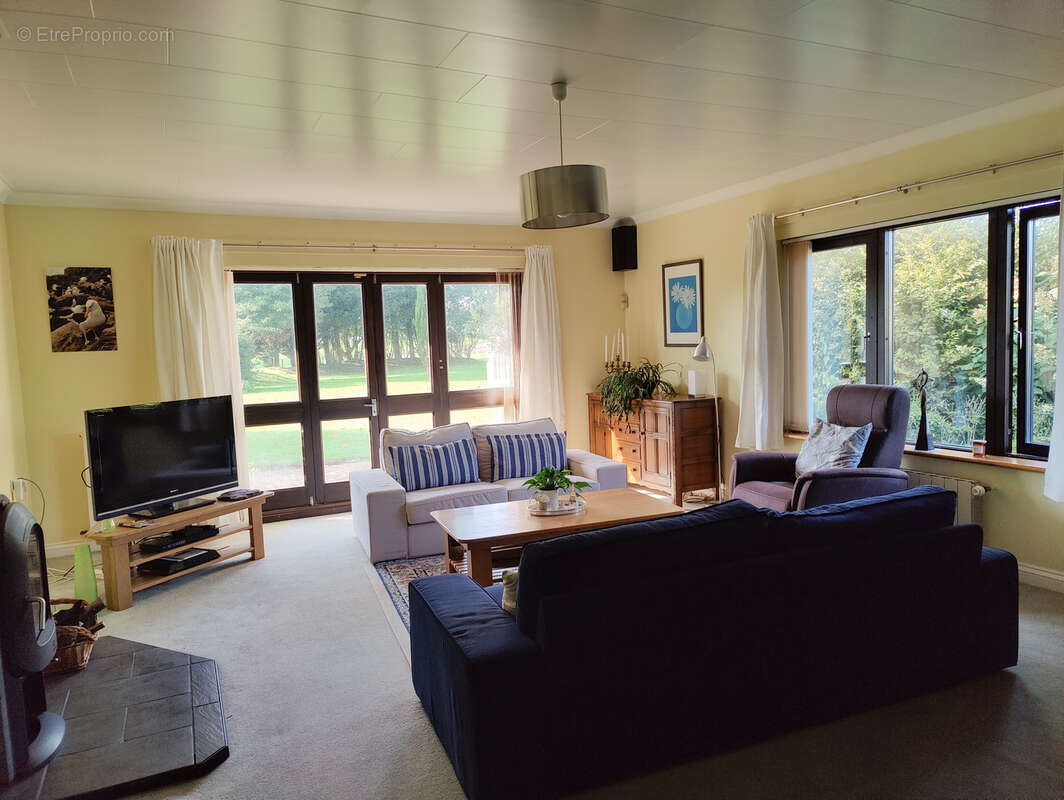 salon - Maison à BIVILLE-SUR-MER