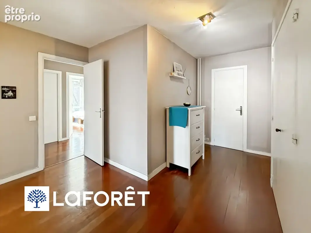 À vendre : Appartement spacieux de 4 pièces à RIS ORANGIS - photo 8