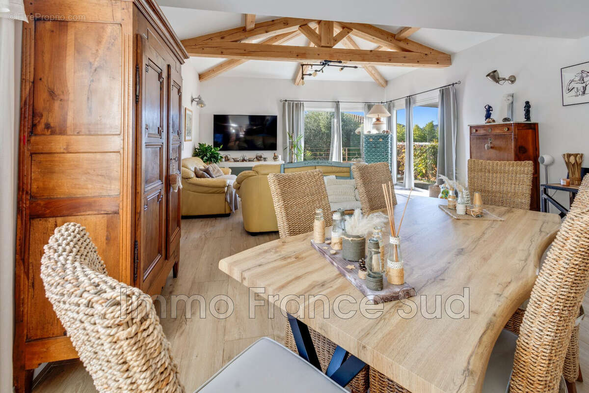 Maison à LA GARDE-FREINET