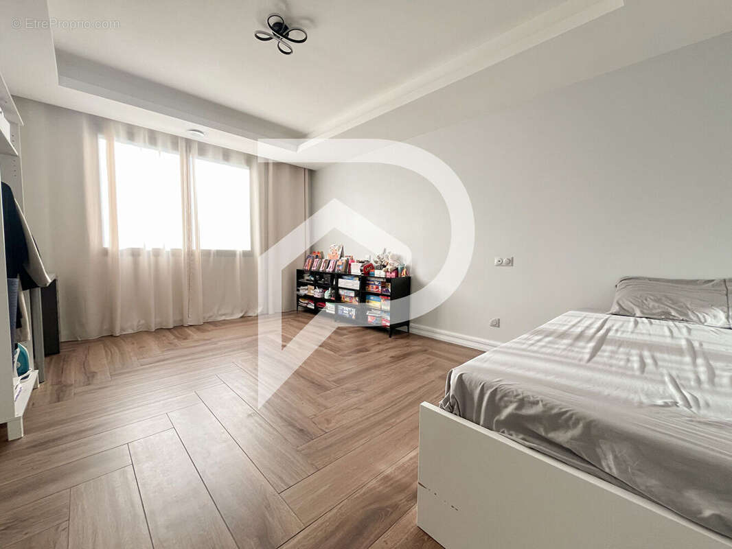 Maison Aulnay Sous Bois 10 pièce(s) 200 m2 - photo 9