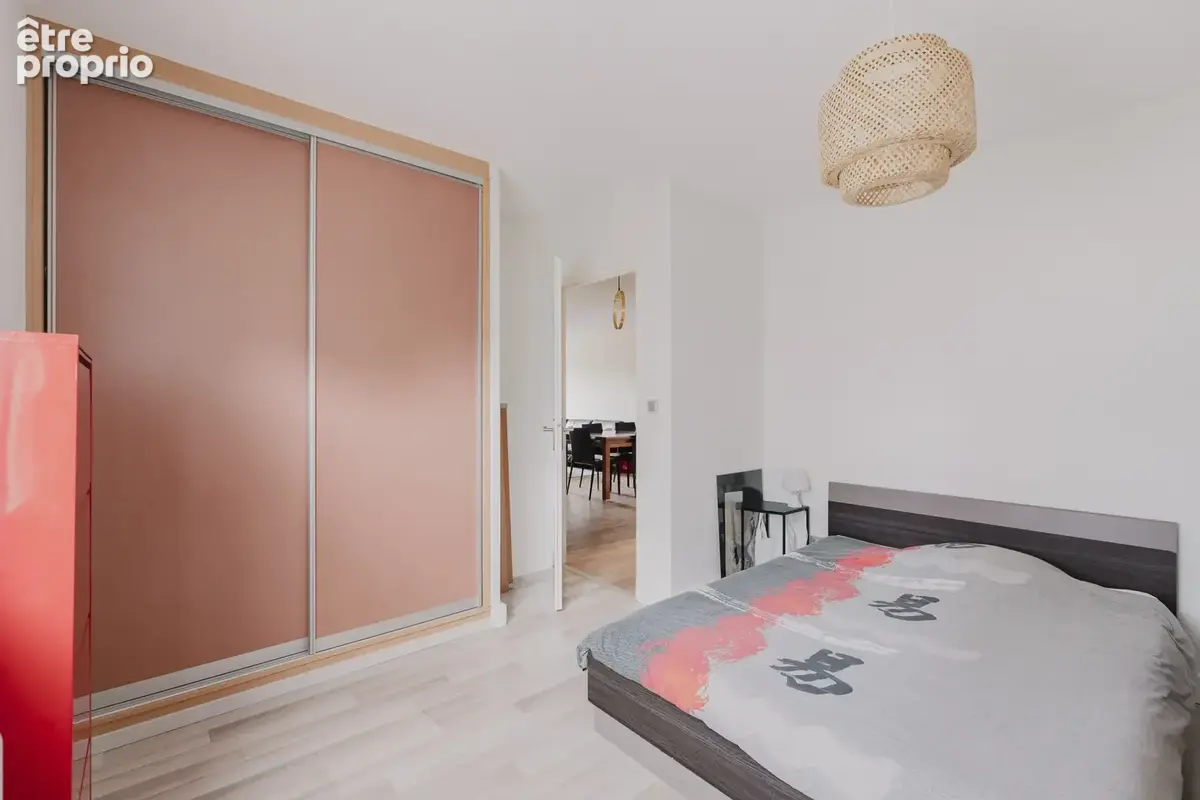 Appartement T4 rénové - Résidence de standing fermée et sécurisée - photo 10