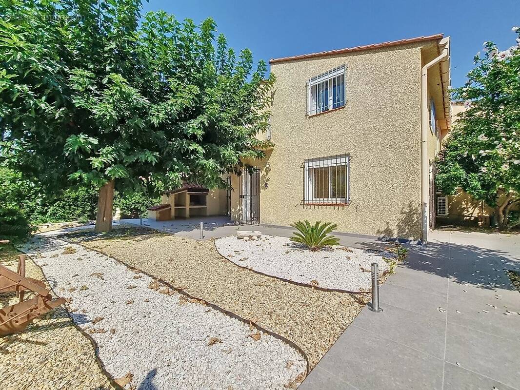 Maison à VILLENEUVE-LA-RIVIERE