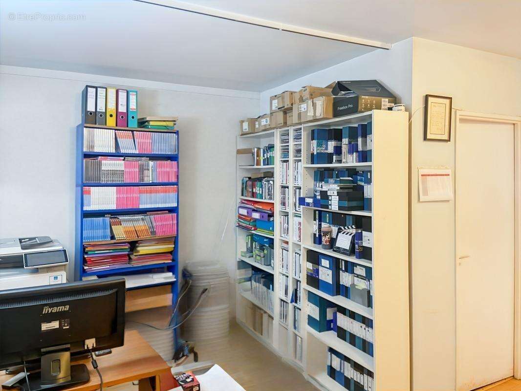 Commerce à COURBEVOIE