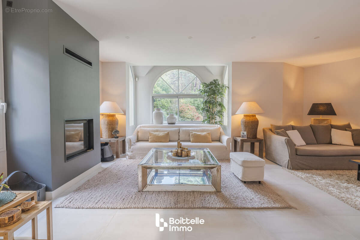 Maison à NOISY-SUR-ECOLE