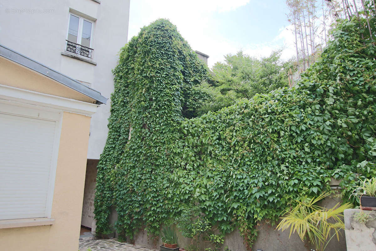 Appartement à PARIS-14E