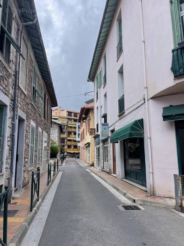 Commerce à ROQUEBRUNE-CAP-MARTIN