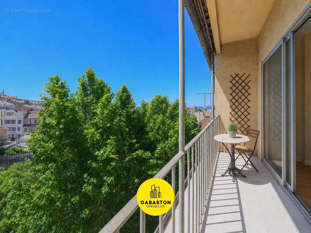 Appartement à MARSEILLE-1E