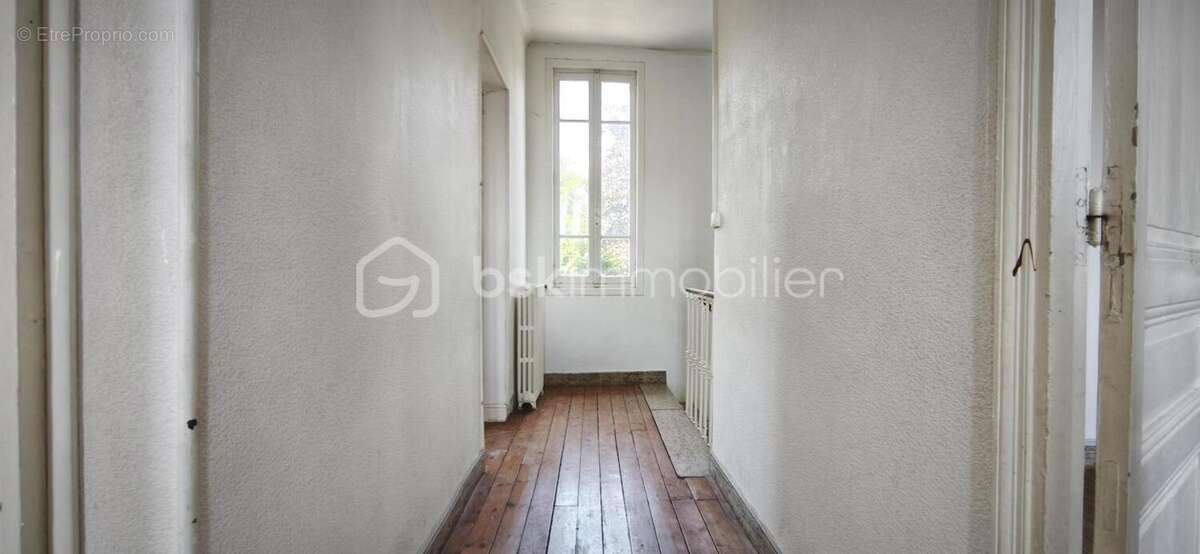 Maison t5 d’une superficie de 132 m2- terrain 323 m2- piscinable- 4 chambres- garage-faible taxe foncière - photo 17