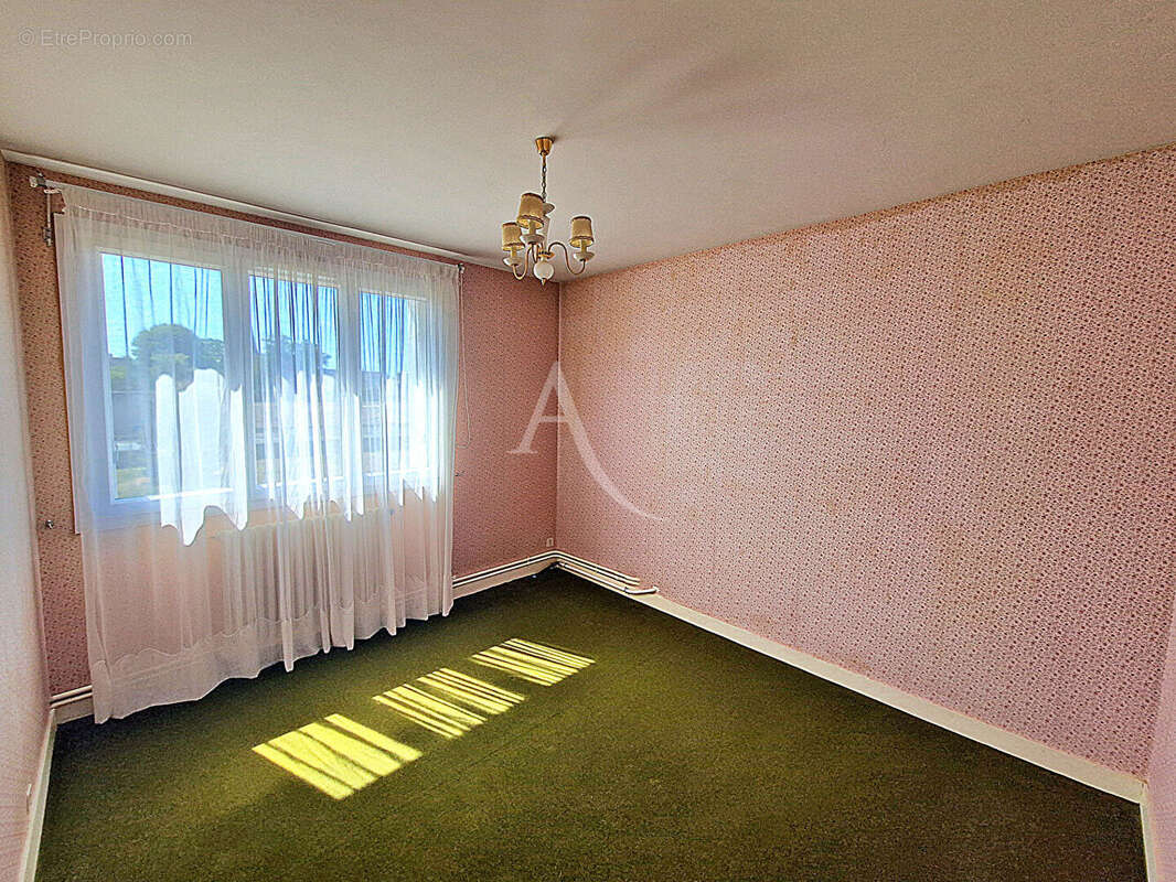 Maison à CHATEAUNEUF-SUR-SARTHE