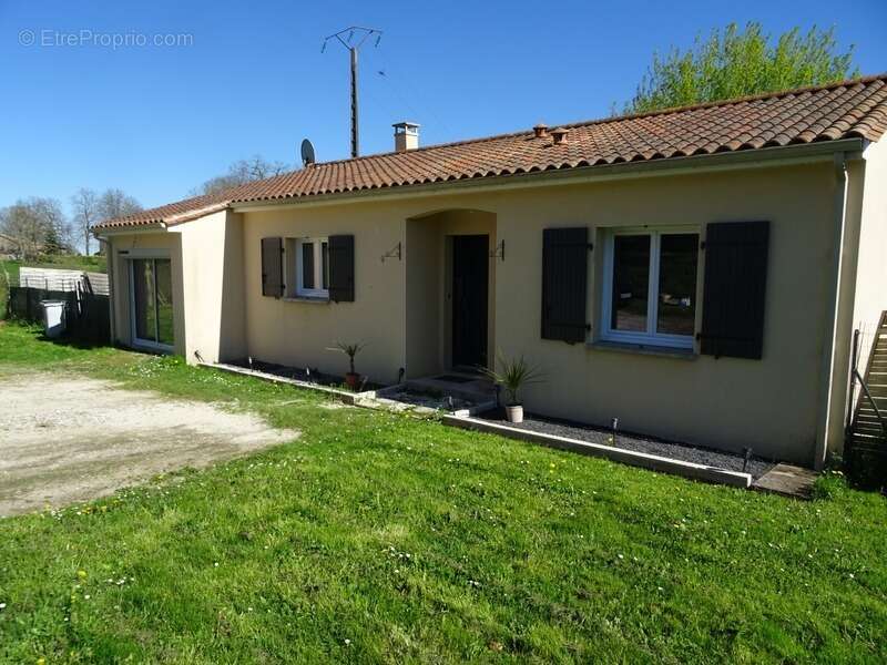 Maison à vendre 4 pièces GRASSAC (16) - photo 3