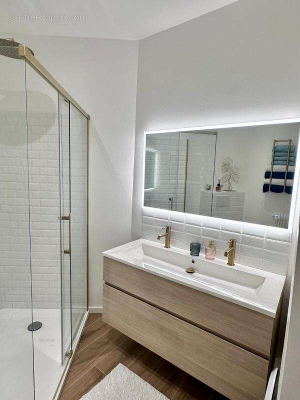 Appartement à VILLENEUVE-LOUBET