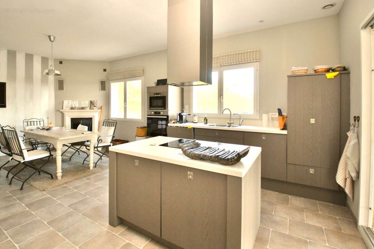 Maison 165 m² à Tornac  - photo 16