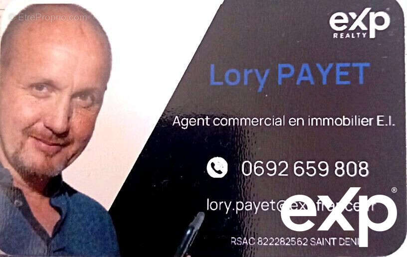 Terrain à SAINT-LEU