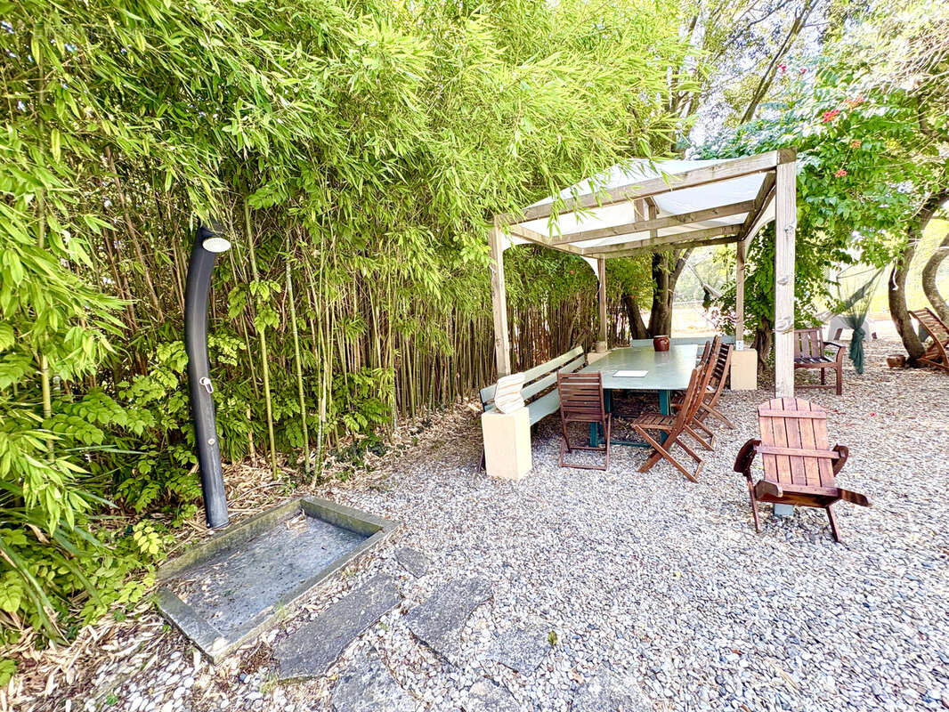 Propriété de caractère d'environ 185m2 sur près de 2 hectares avec piscine, tennis et maison indépendante - photo 25