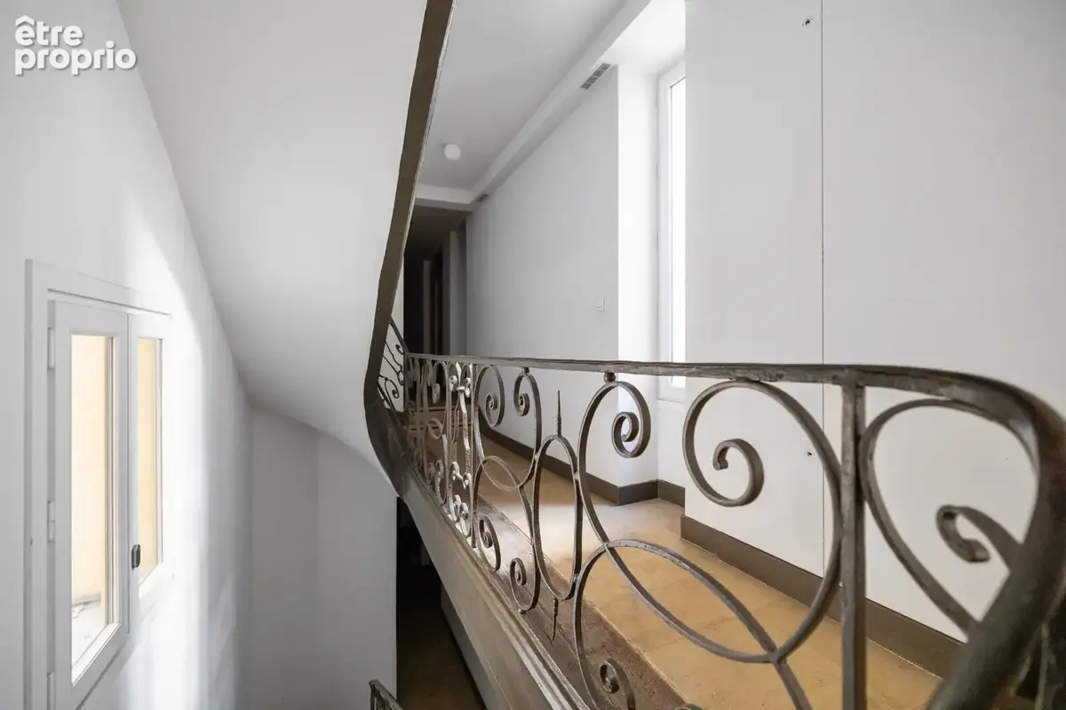 Superbe pied à terre avec terrasse à Paris 2ème ! - photo 5