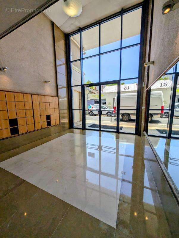 À vendre – Superbe T2 avec terrasse, garage et cave – Lyon 3e, Rue Louise - photo 12