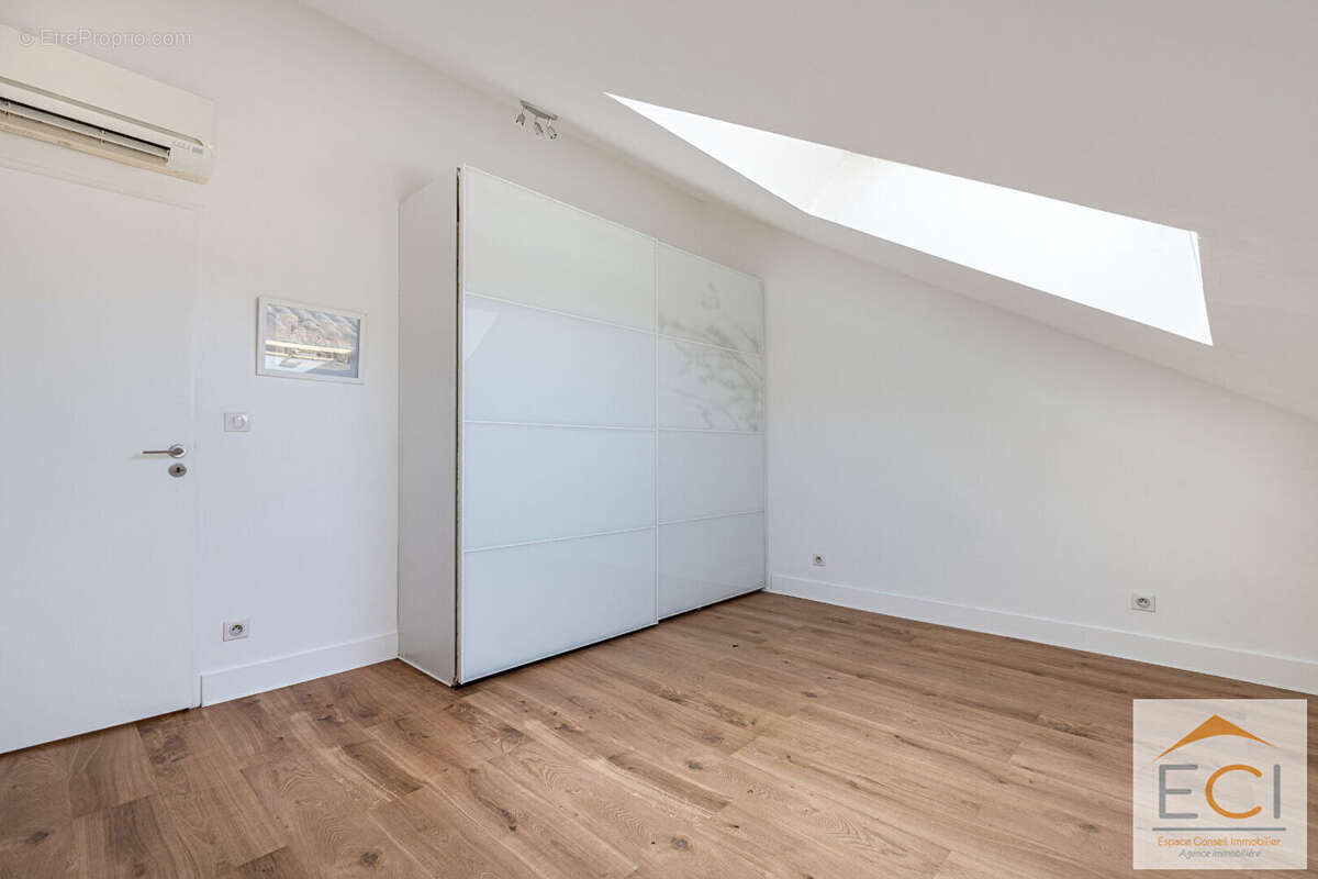 A VENDRE - magnifique loft familial aux beaux volumes - photo 5