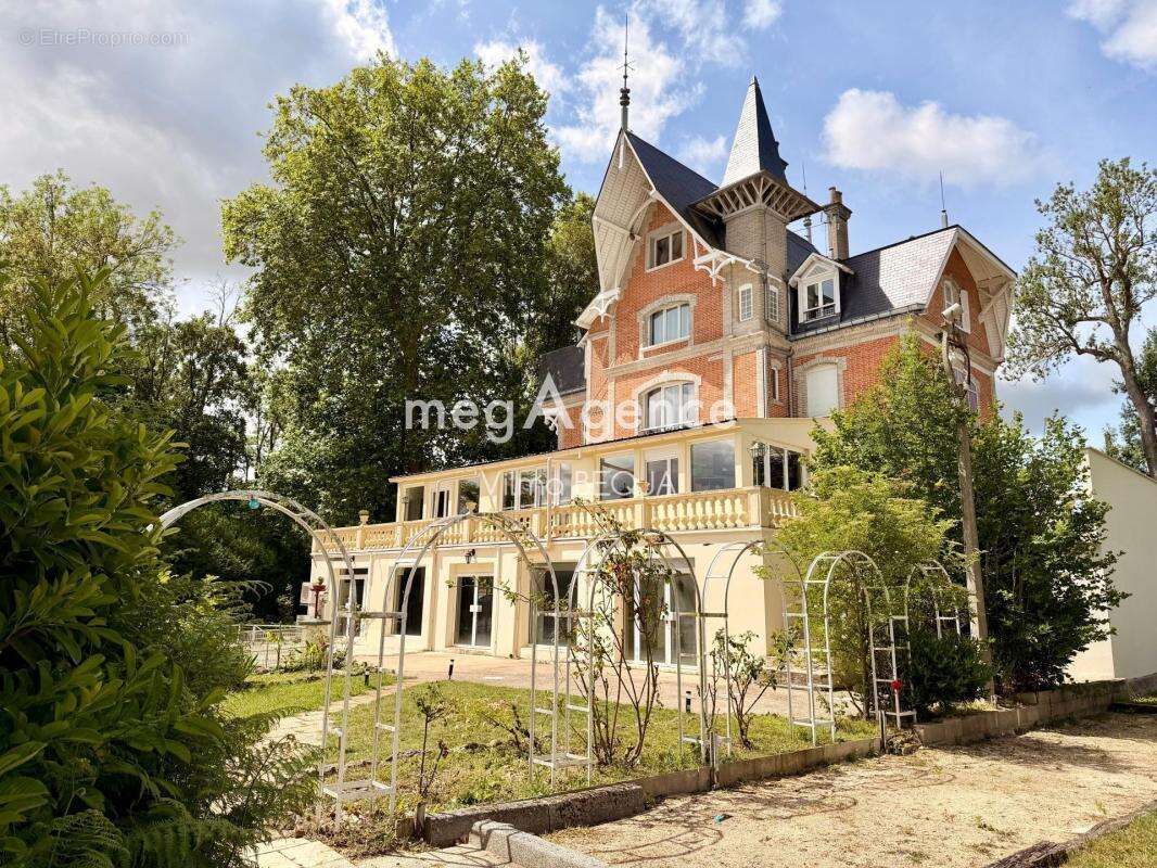 Maison à VILLEPERROT