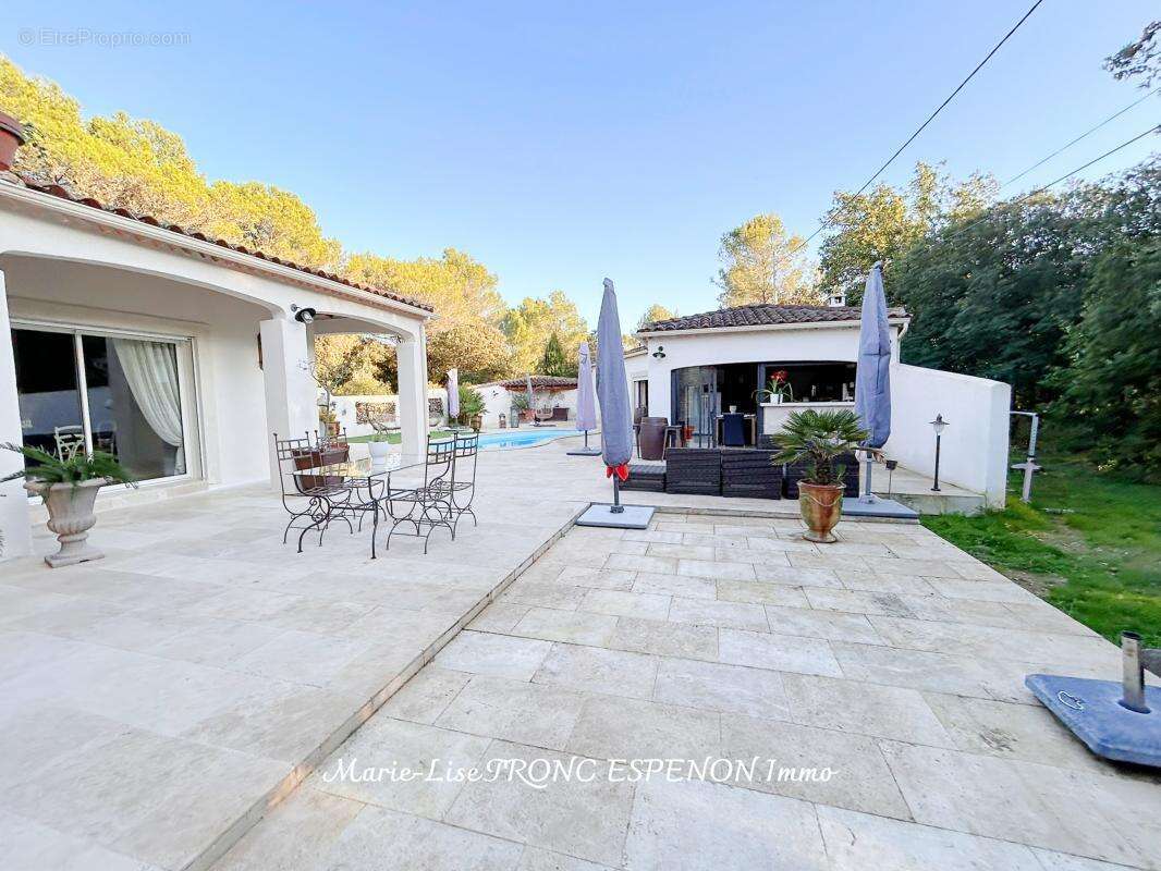 Maison à PERNES-LES-FONTAINES