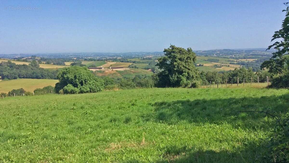 Maison à LOHITZUN-OYHERCQ