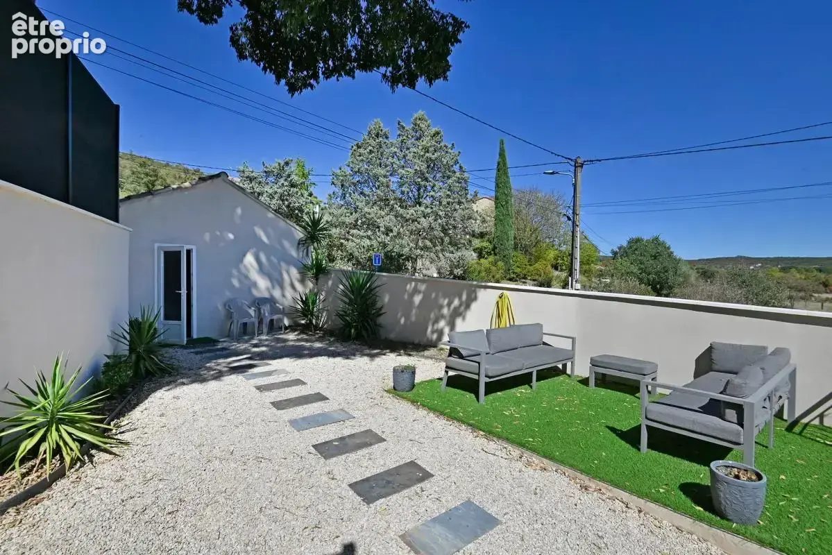 Maison de 5 pièces de 104 m² à Saint-Julien-les-Rosiers - photo 24