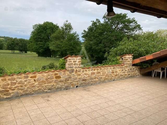 Maison à CHASSENEUIL-SUR-BONNIEURE