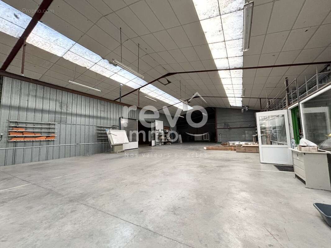 Commerce à FONTENAY-LE-COMTE