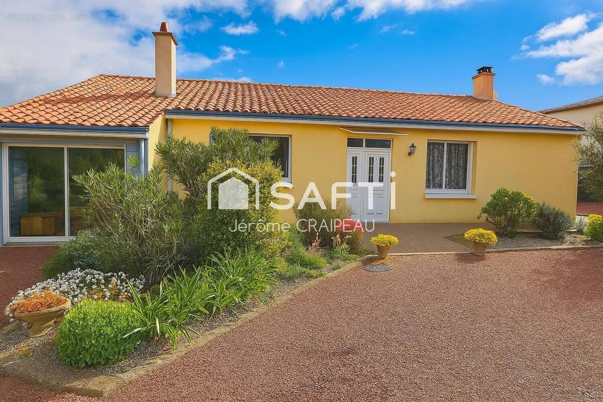 Photo 1 - Maison à SAINT-AVAUGOURD-DES-LANDES