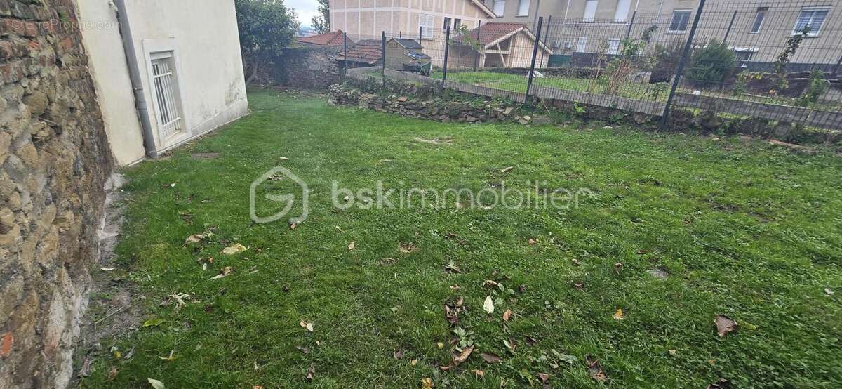 Appartement à SAINT-JEAN-BONNEFONDS